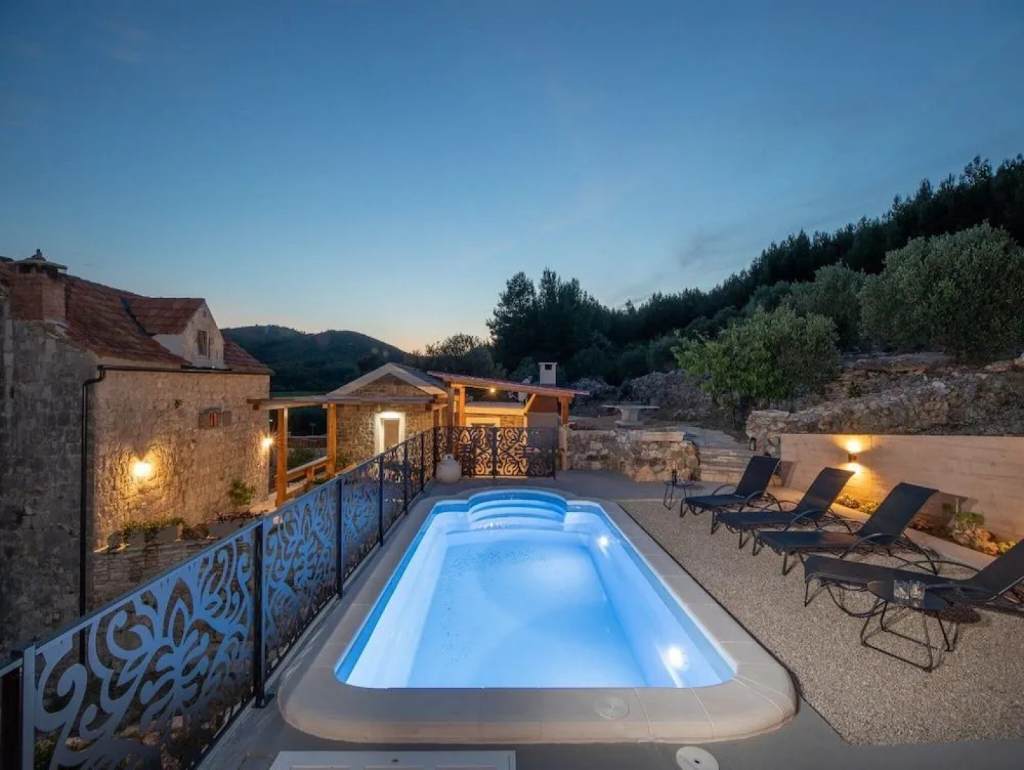 Stone House Prapatna