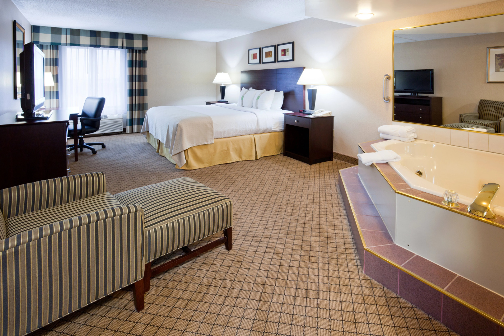 Holiday Inn & Suites Wausau-Rothschild by IHG