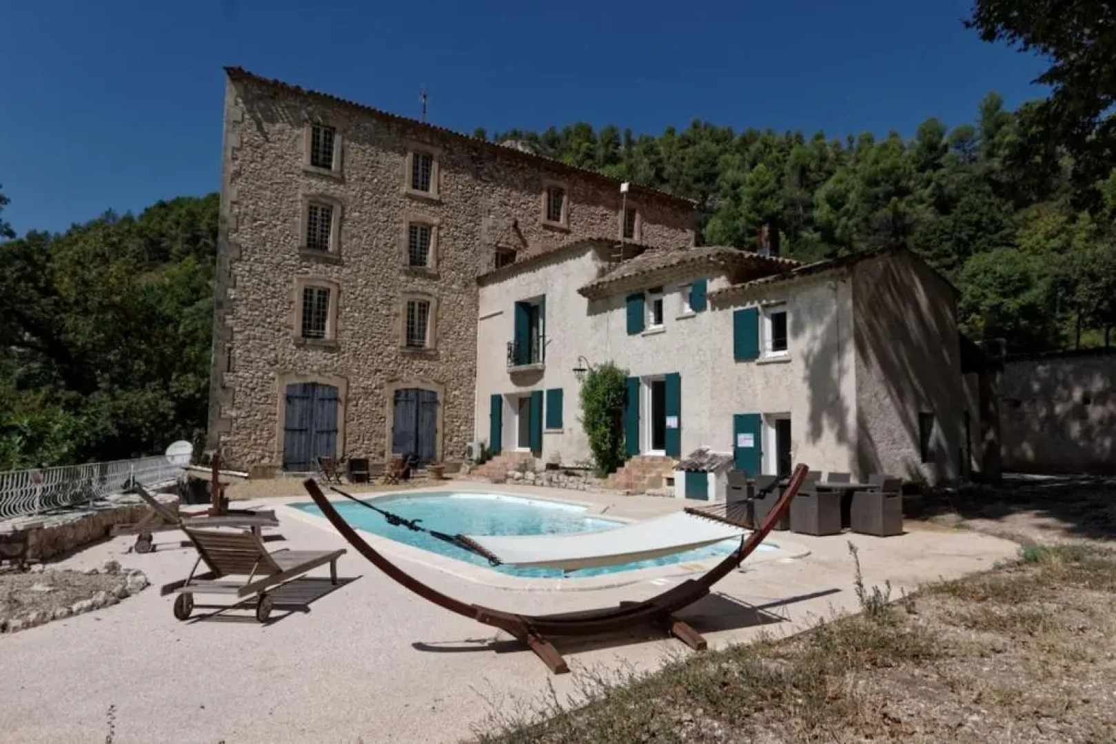 Charming farmhouse in a quiet area with a parking in the courtyard