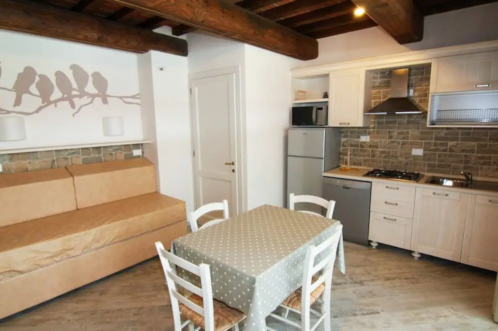 Appartamento Palazzeta With Pool, Near the Sea