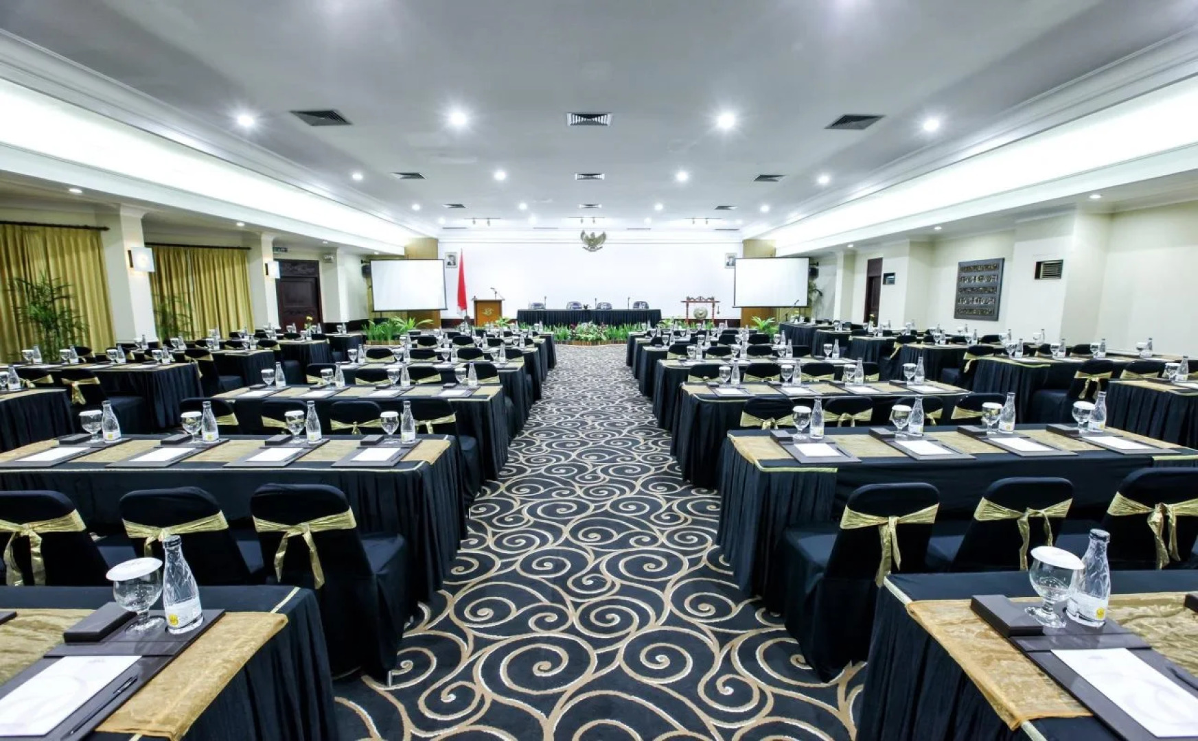 Singgasana Hotel Surabaya