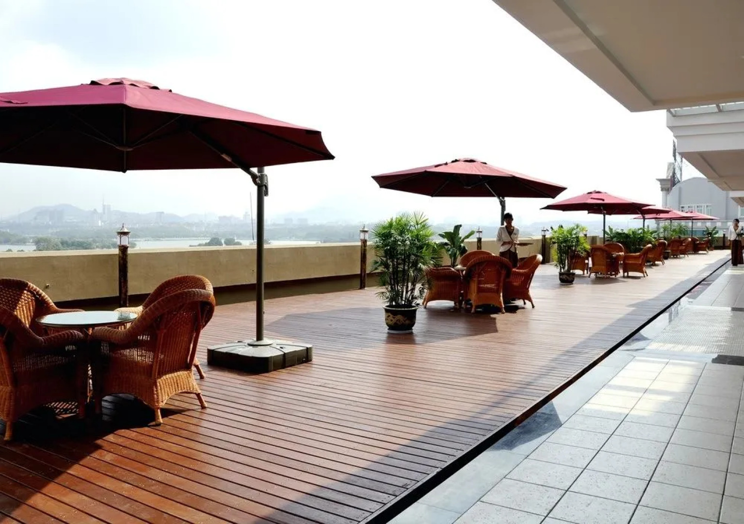 Lake View Garden Hotel