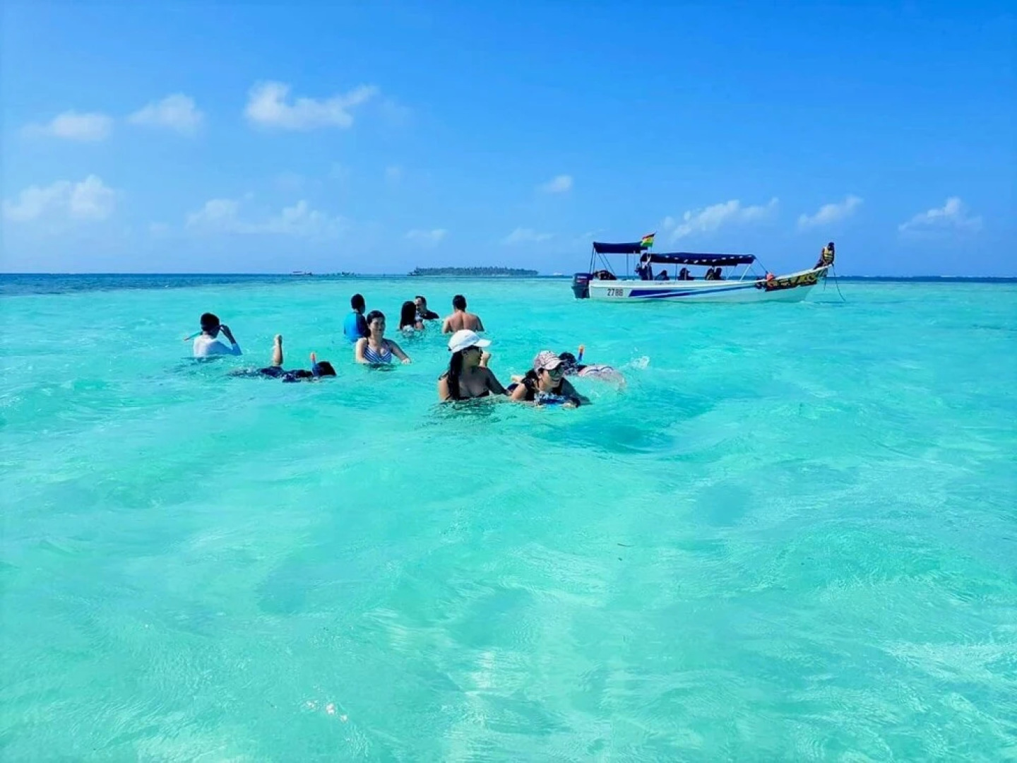 San Blas Private Oceanfront Cabin