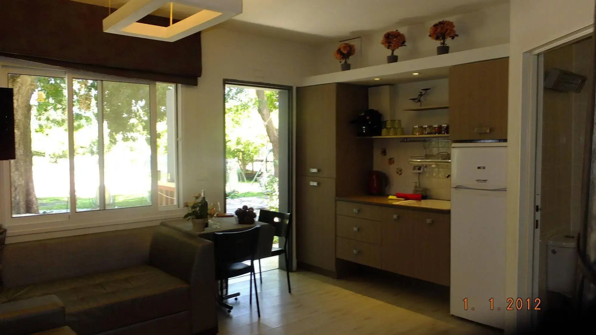 Nuriel Fruit & Guest House