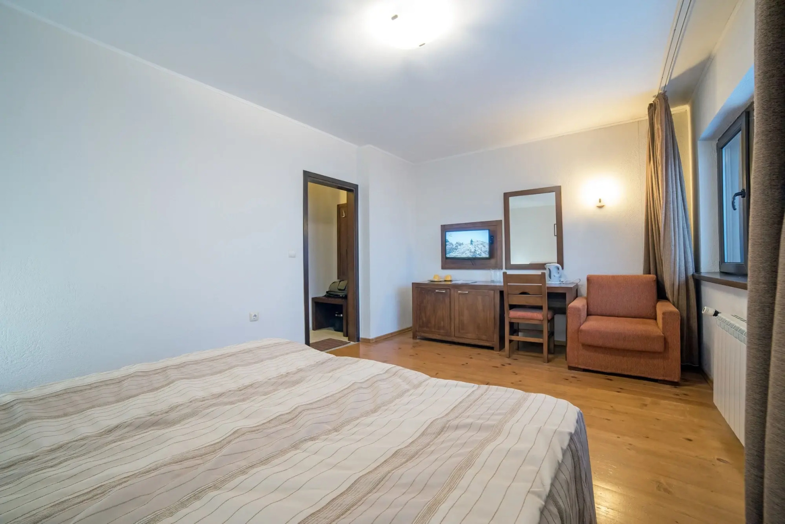 Smilen Hotel