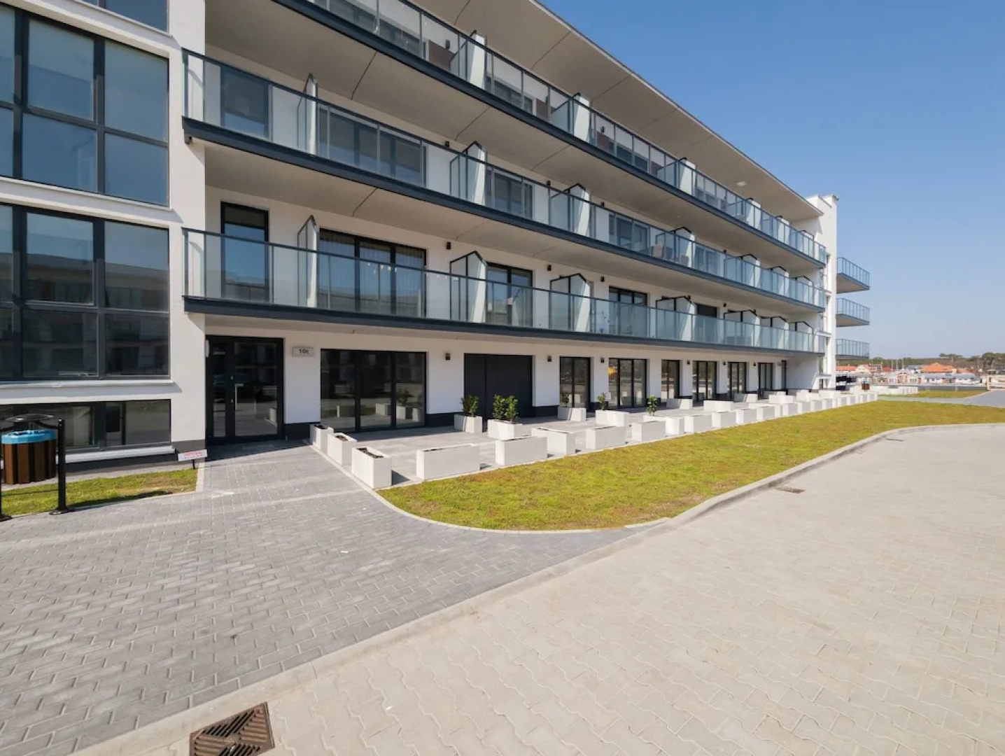 Riverfront Apartment by Renters