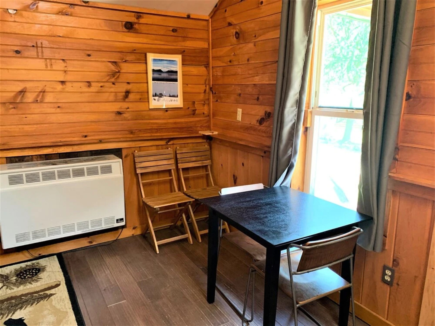 Pine Crest Motel And Cabins