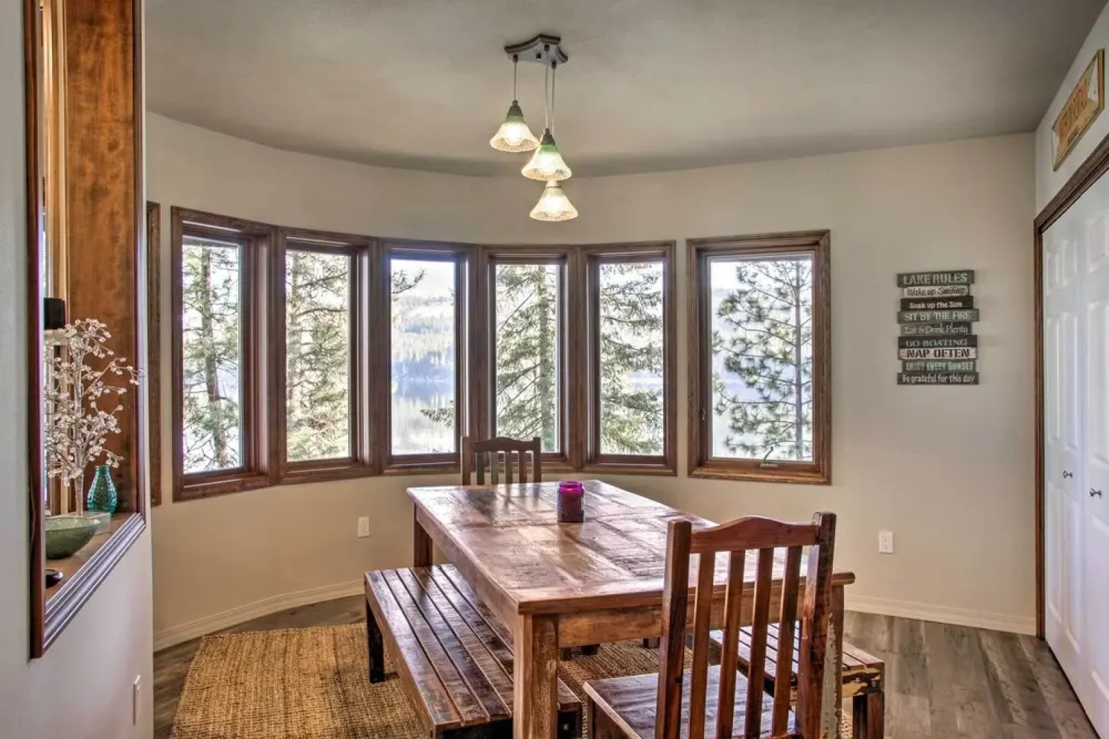 Luxurious Liberty Lake Hideaway w/ Hot Tub!