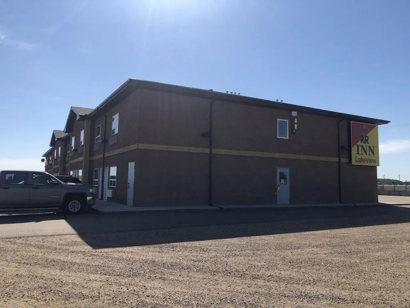 R & R Lakeview in Hardisty