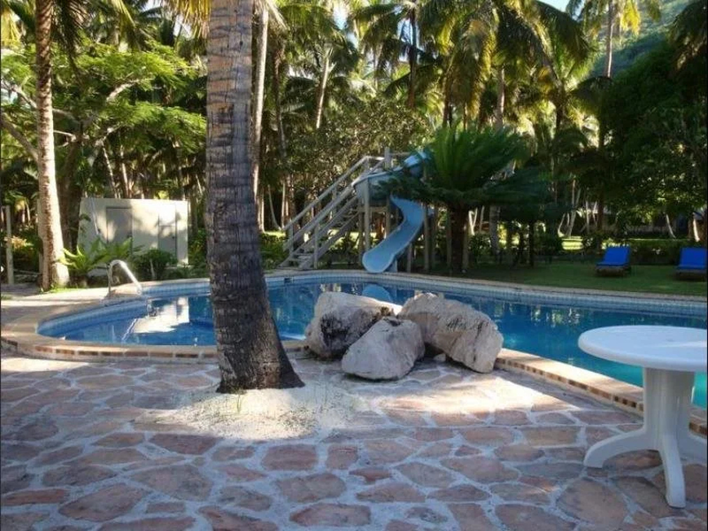 Naigani Island Resort