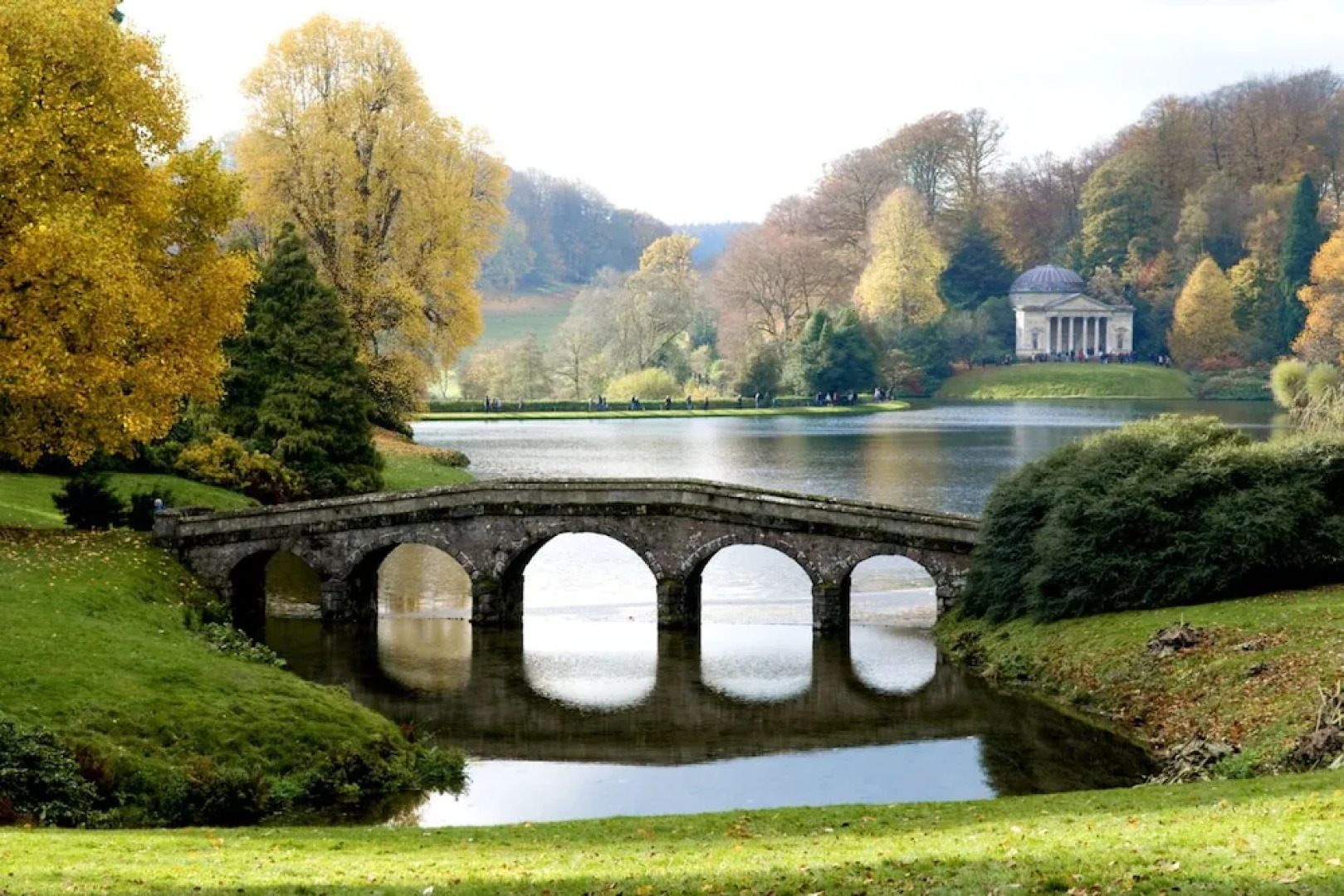 1 Bed Shepherds Hut - Sleeps 2 -wood Fired Hot Tub