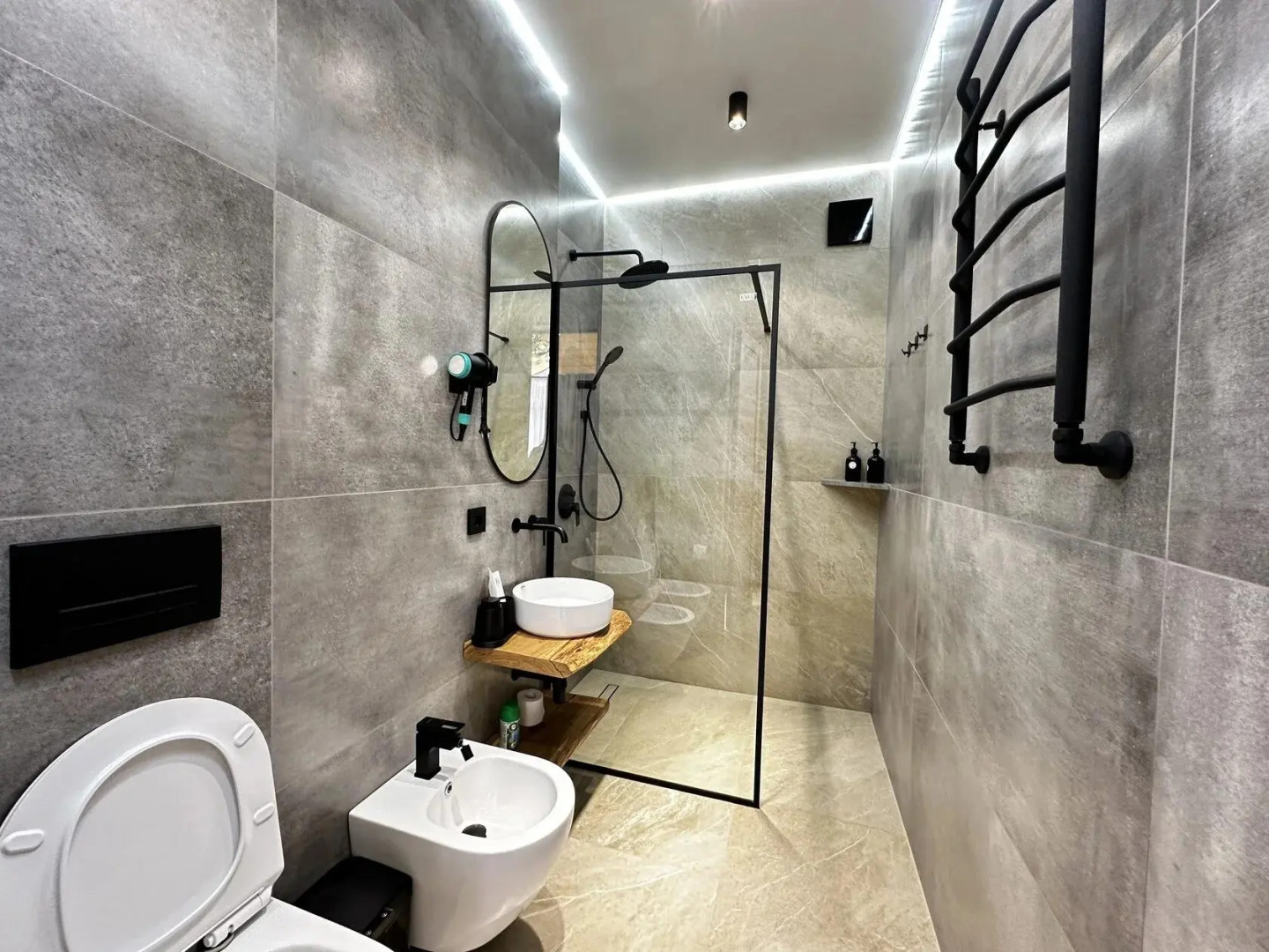 River & House (Ривер Хаус)