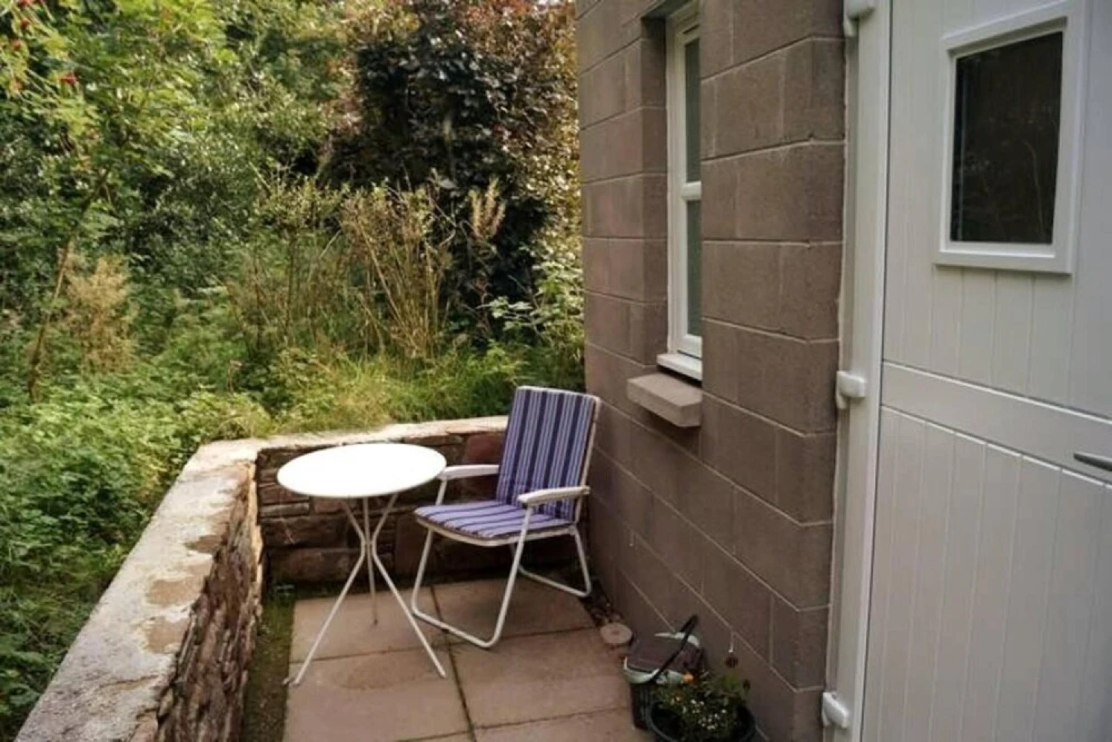 Cosy Kirriemuir Flat - Pet Friendly Retreat