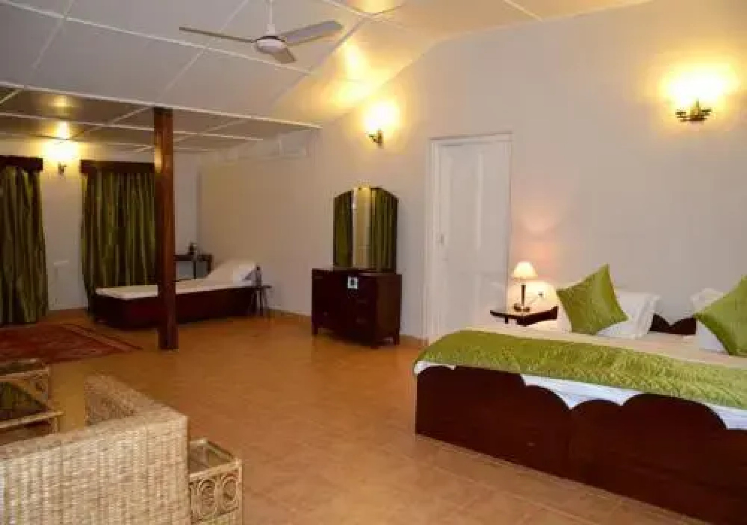 Nya Sylee Director's Bungalow