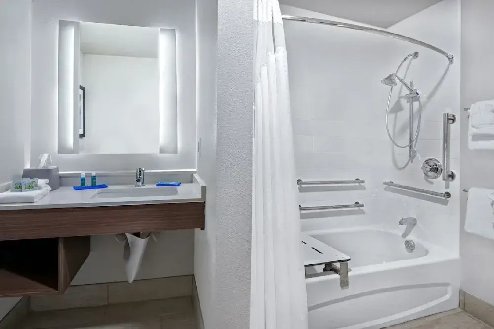 Holiday Inn Express & Suites Bryan