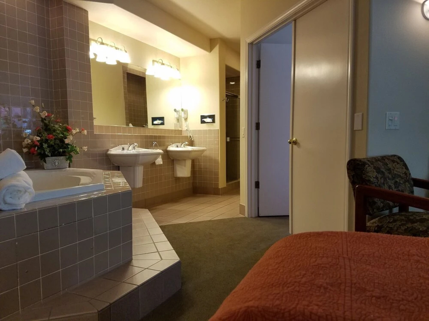 Redwood Garden Inn