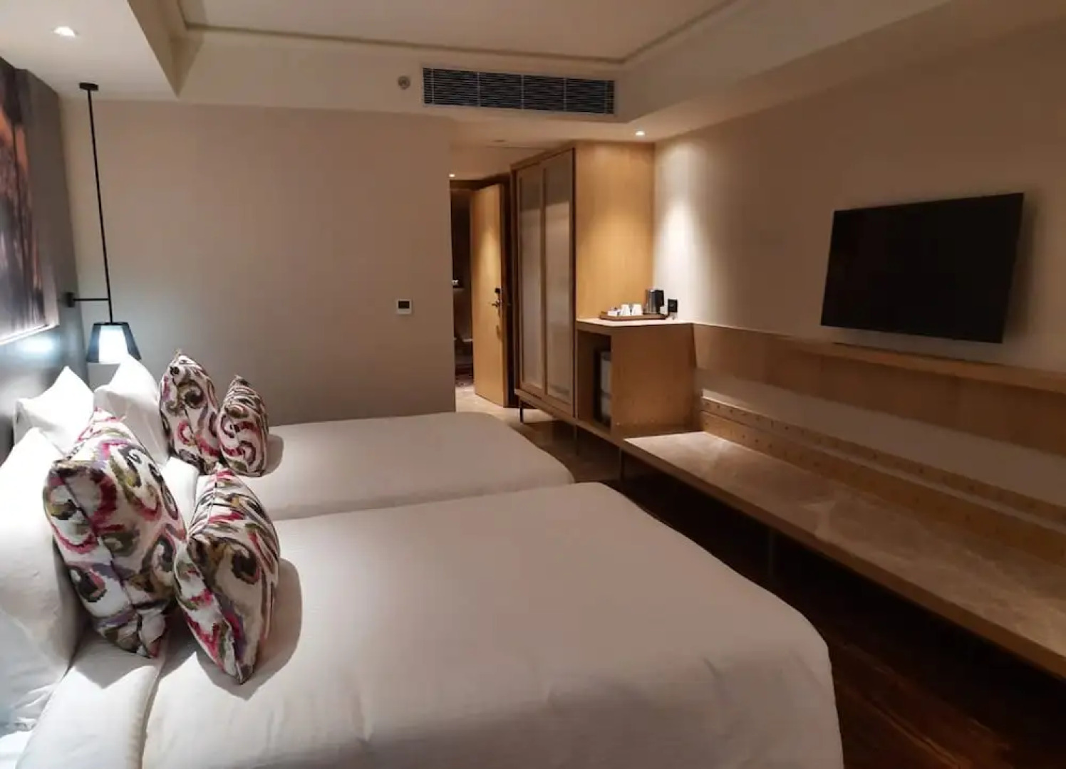 The Gaurs Sarovar Premiere