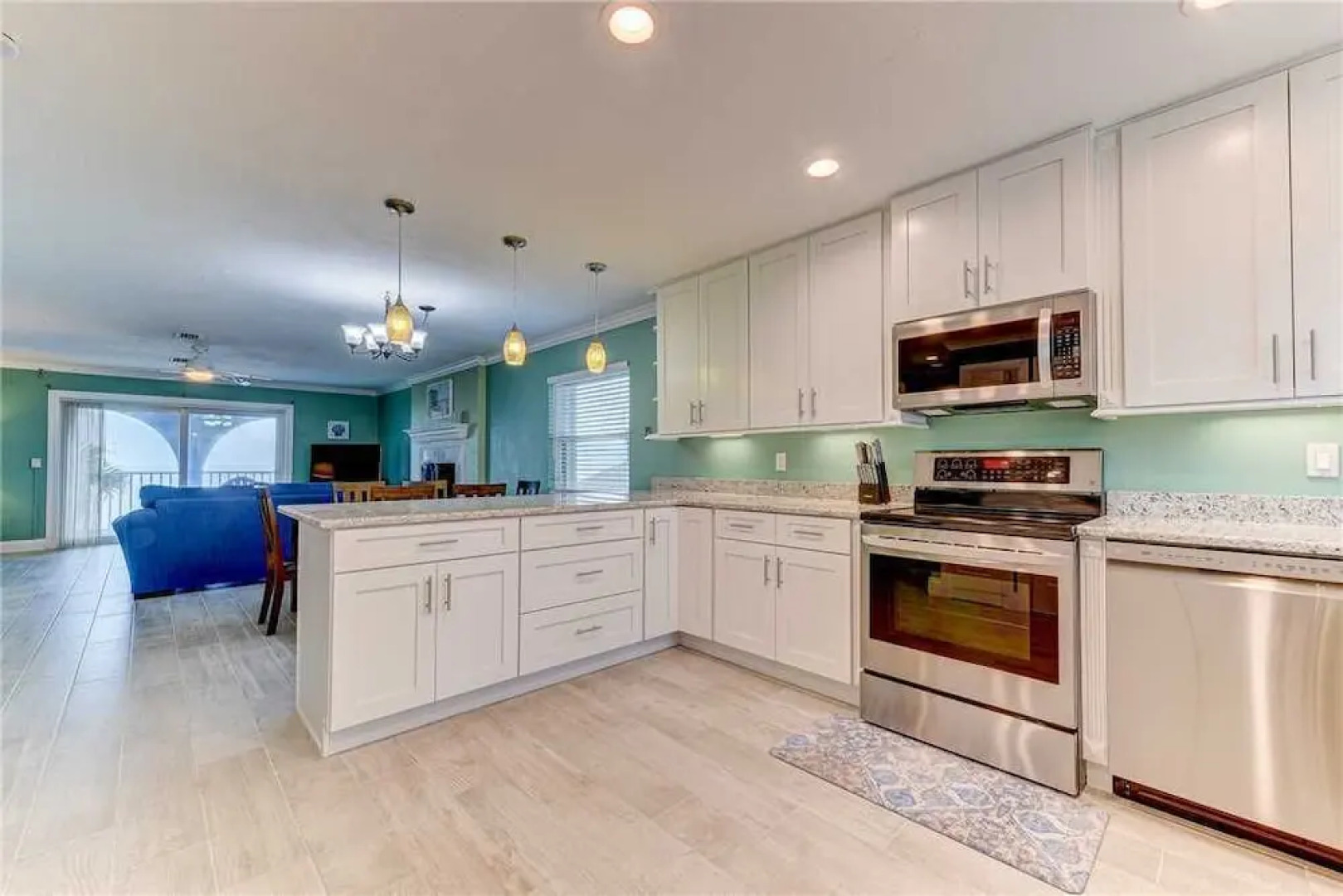 Island Retreat Upper B, Ocean Front, 2 Bedrooms, Sleeps 6