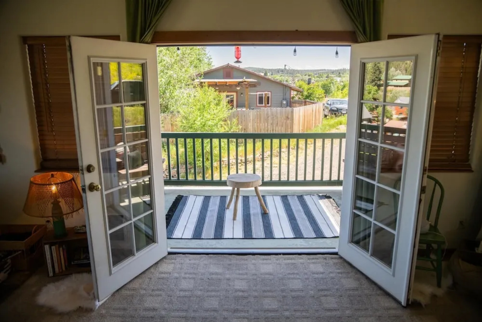 Pet Friendly Downtown Green Cabin Haven