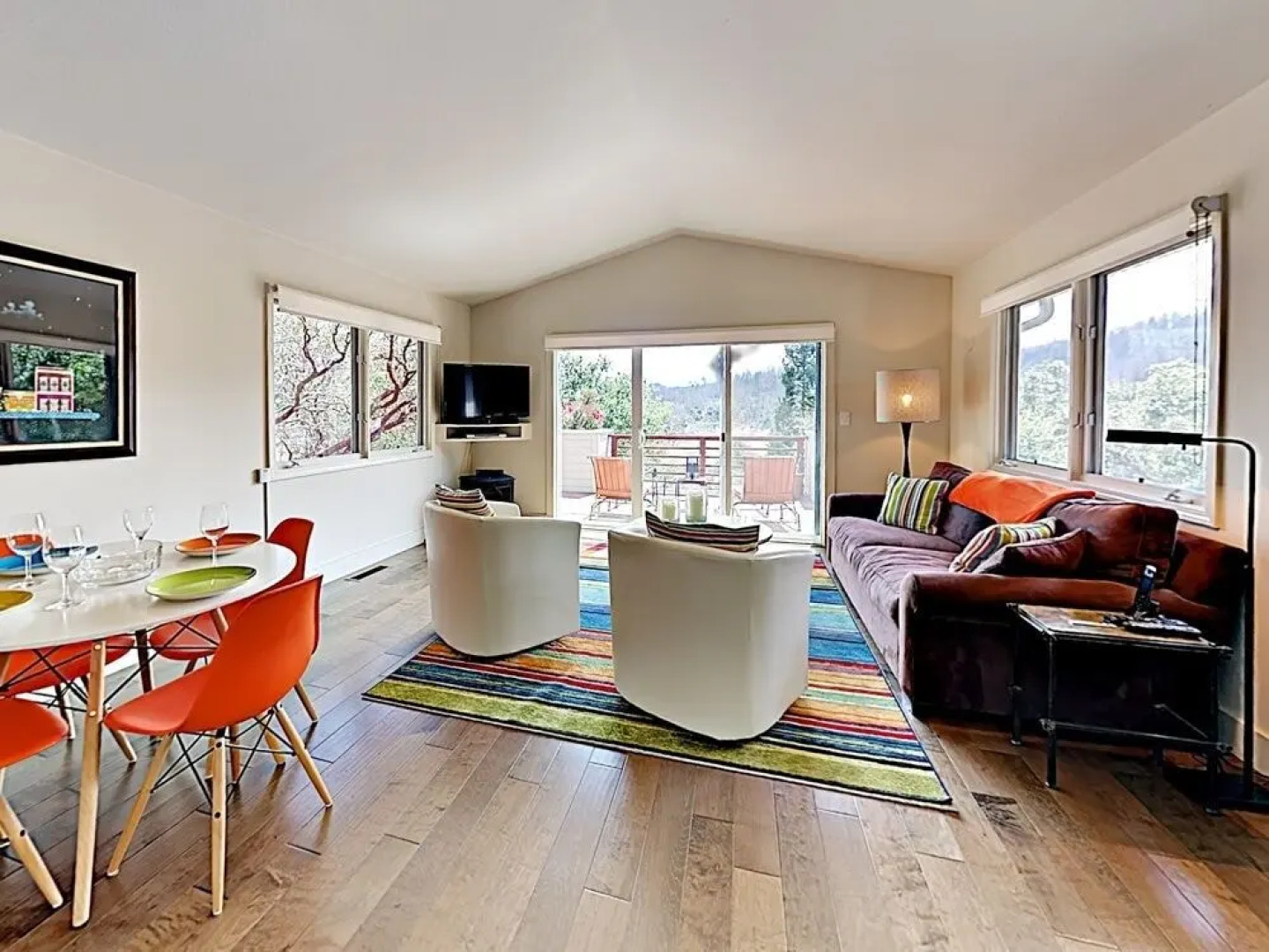 1515 Lawndale Country - 2 Br Cottage