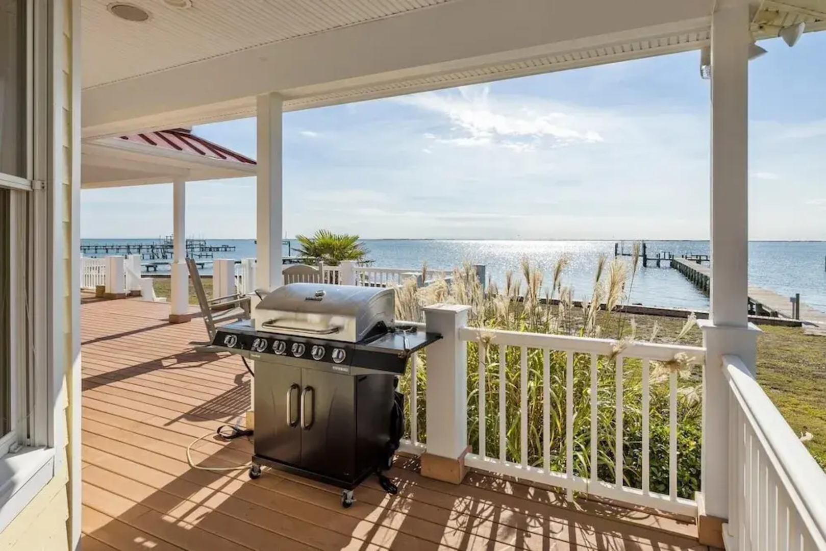 The Island House 5 Bedroom Home by RedAwning