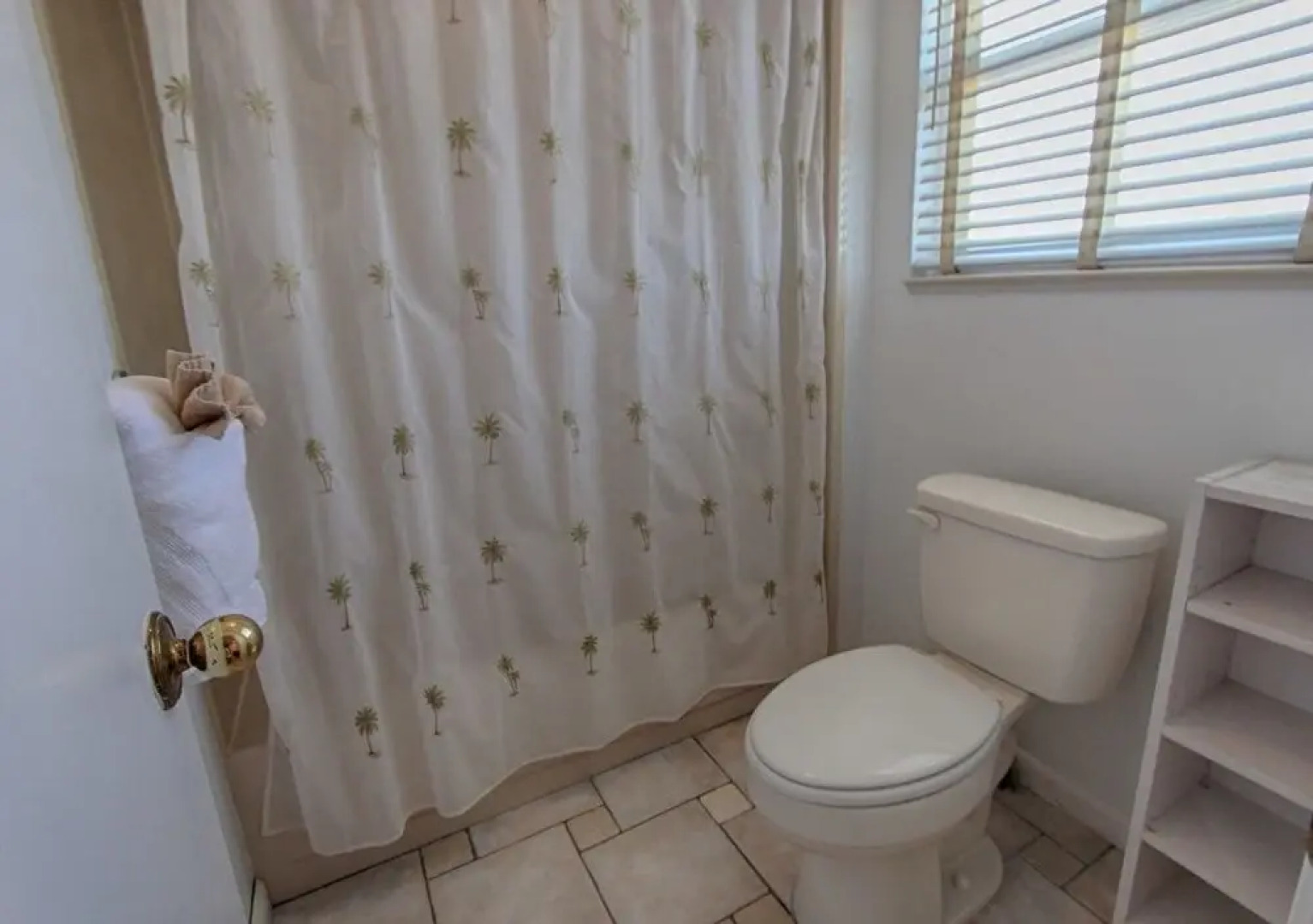 Sunshine's Hideaway by RedAwning