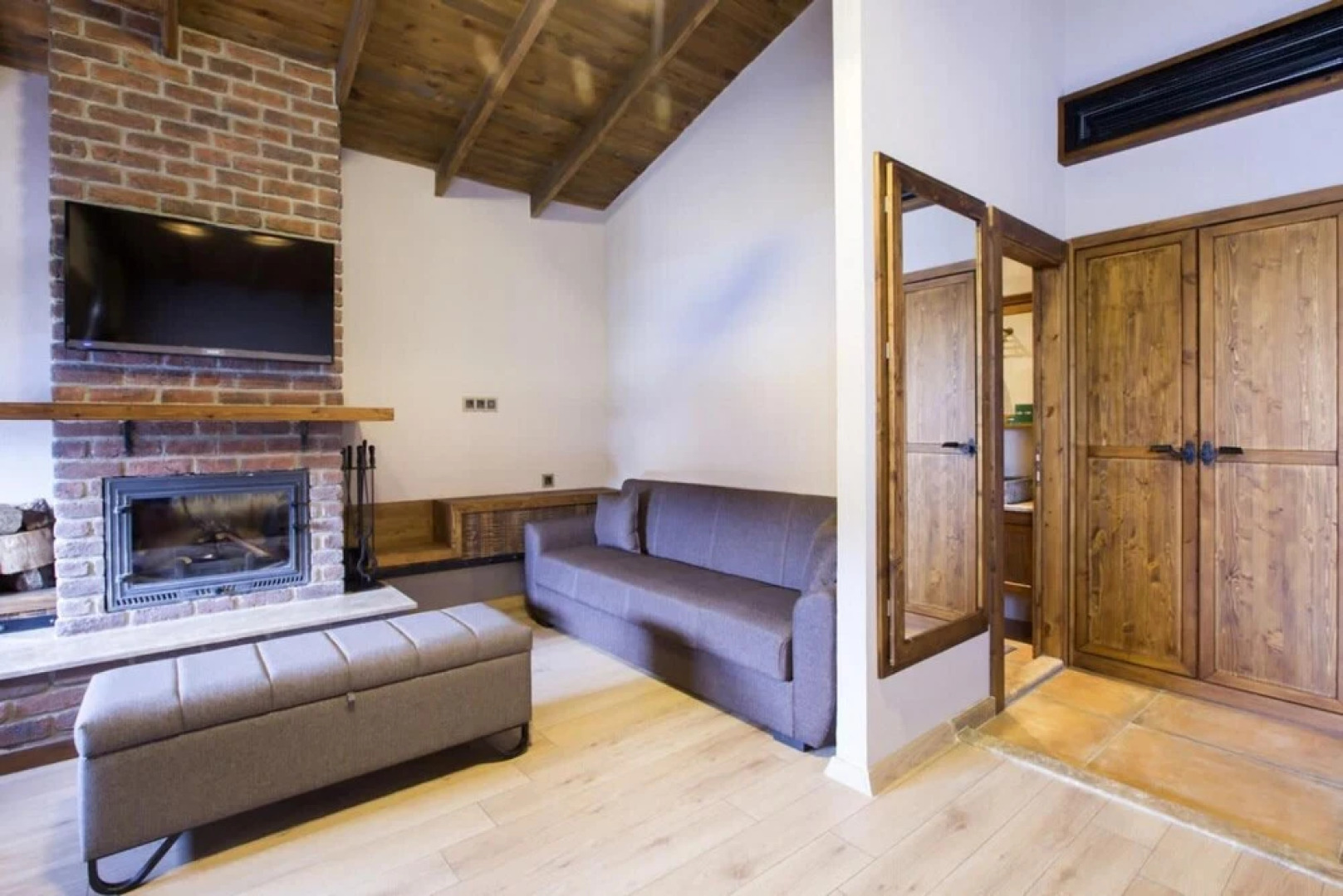 Luxurious Suits With Private Pool and Jacuzzi