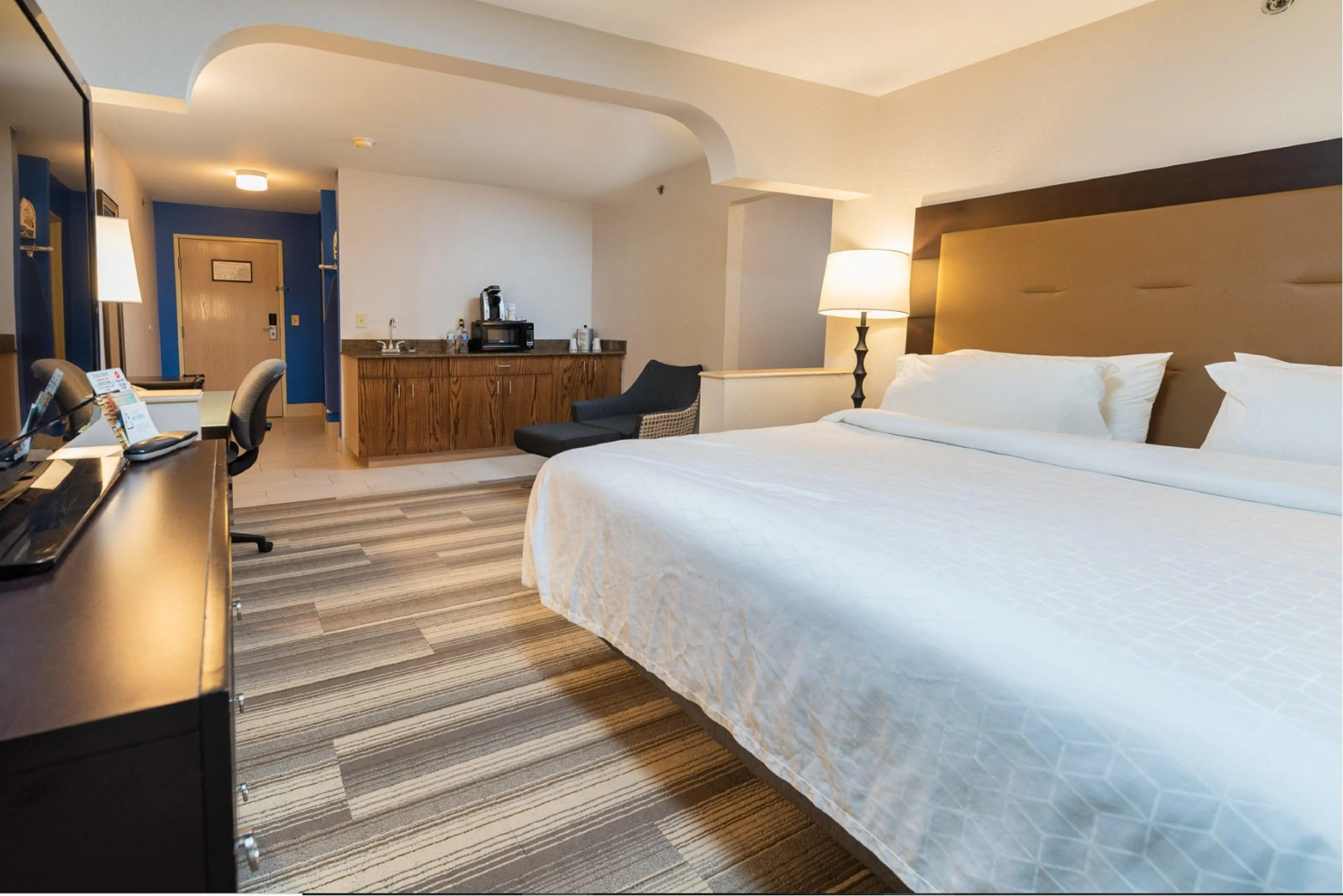 Country Inn & Suites by Radisson, South Haven, MI