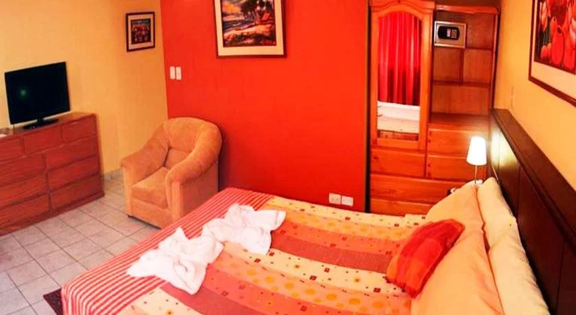 La Posada de Lobo Hotel & Suites