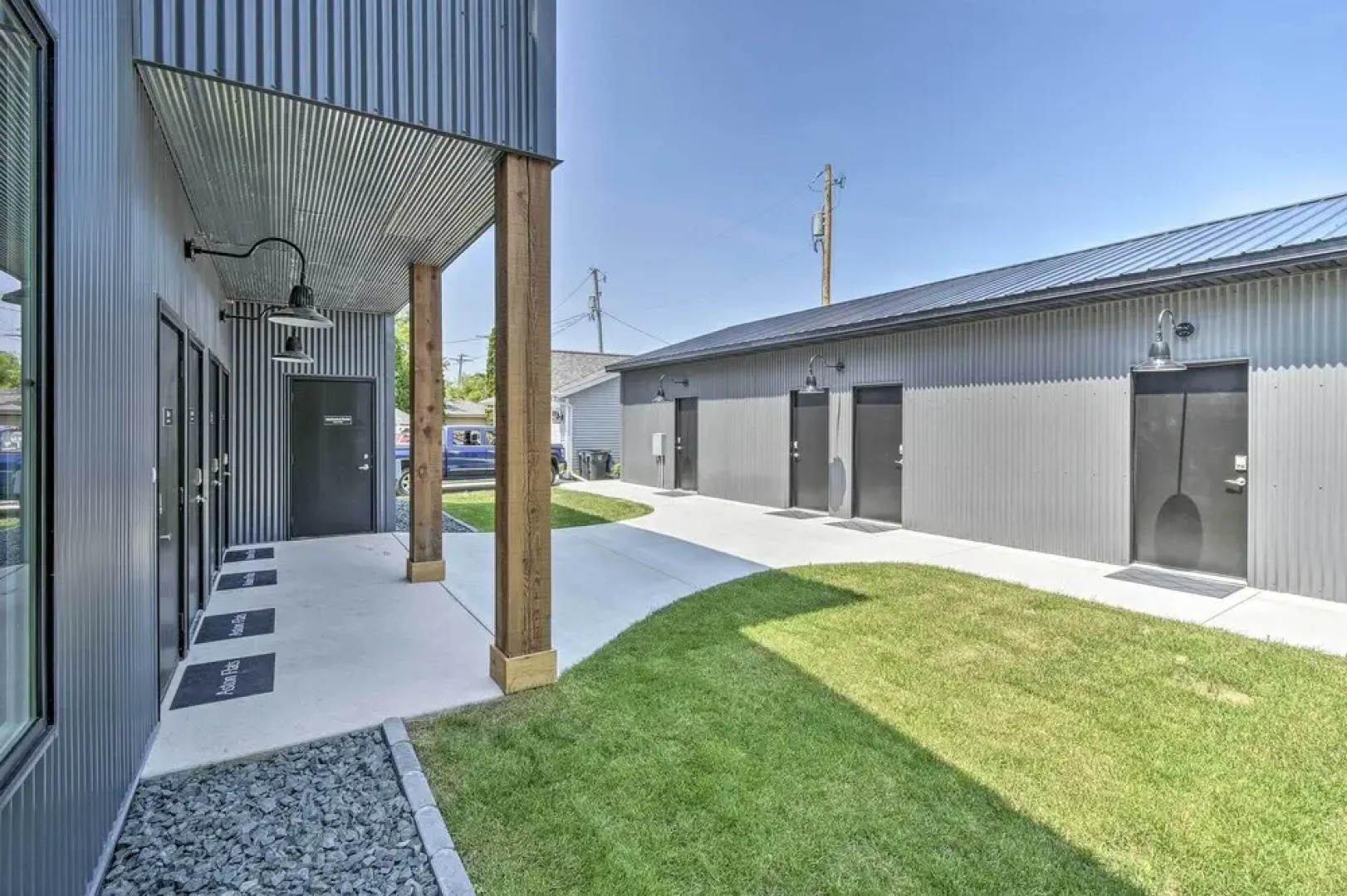 Elkhart Lake Townhome, Mins to Road America!