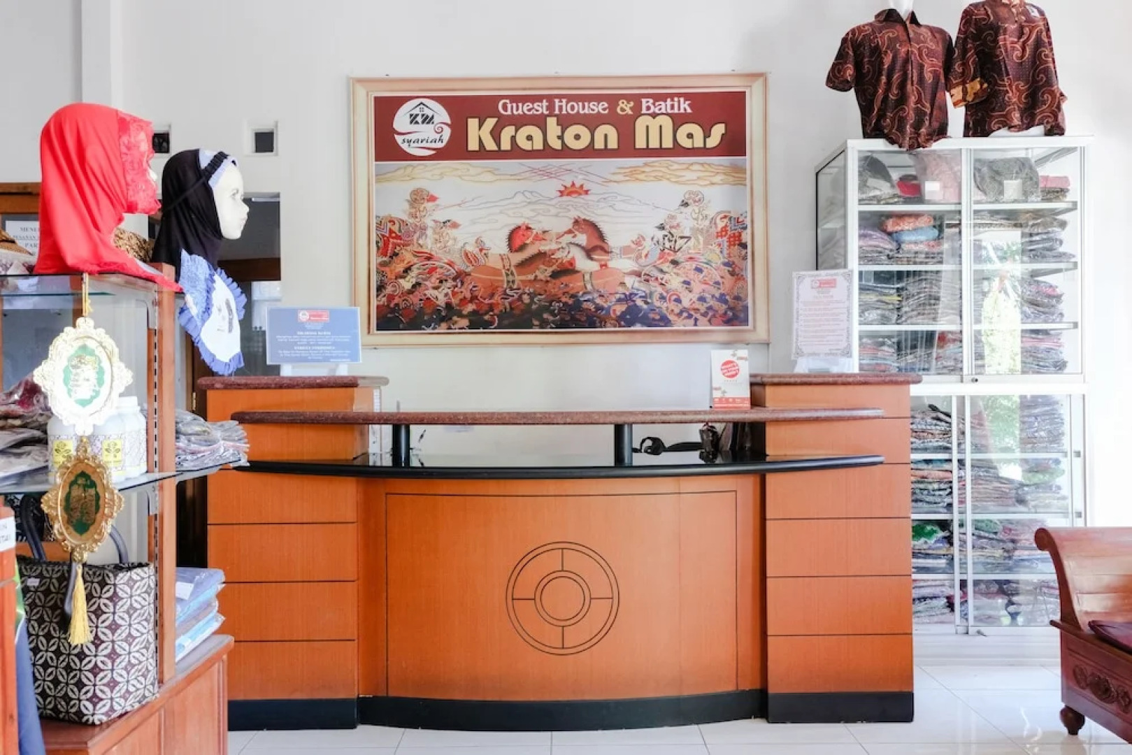 OYO 1306 Kraton Mas Family Residence