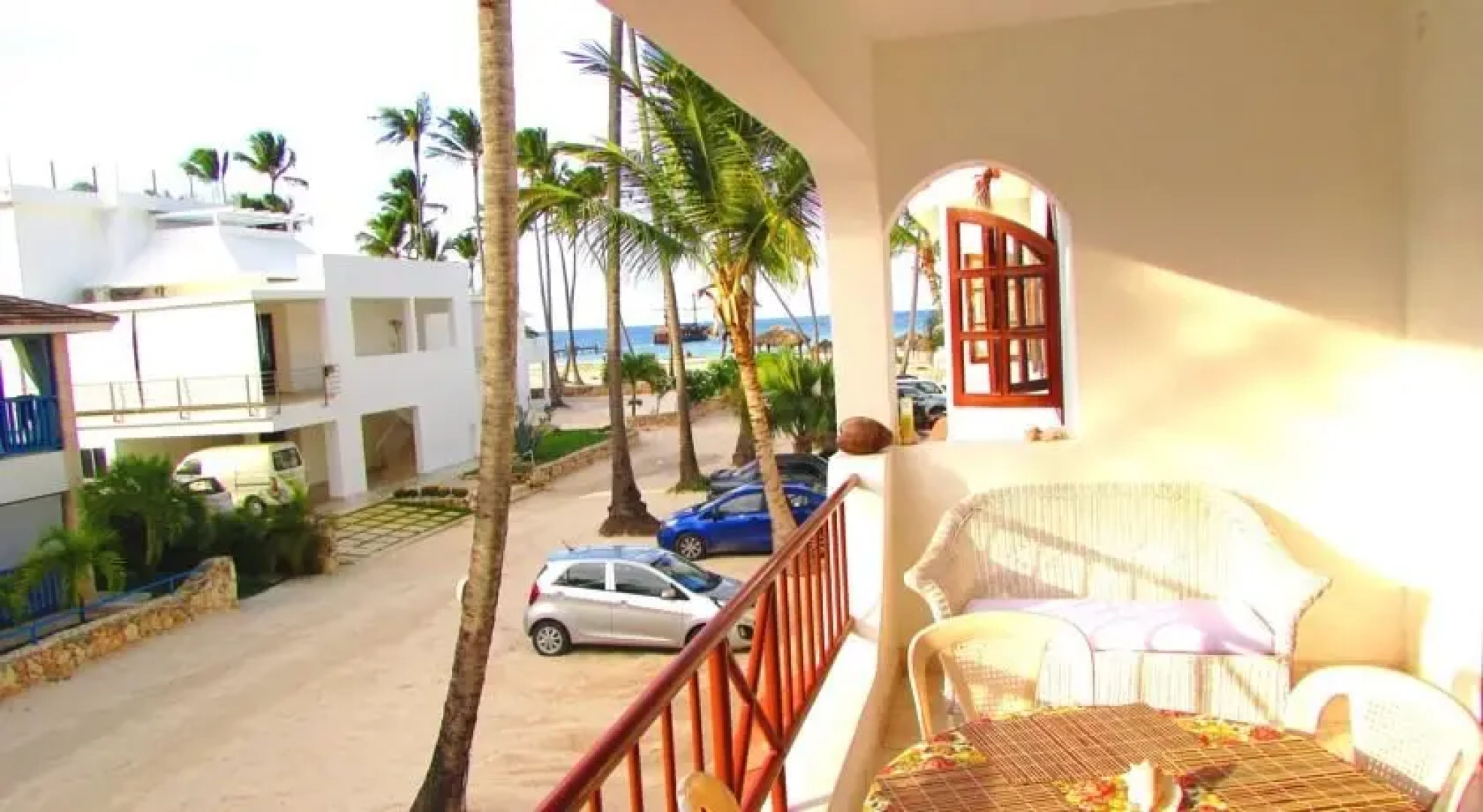 Los Corales Beach Apartments