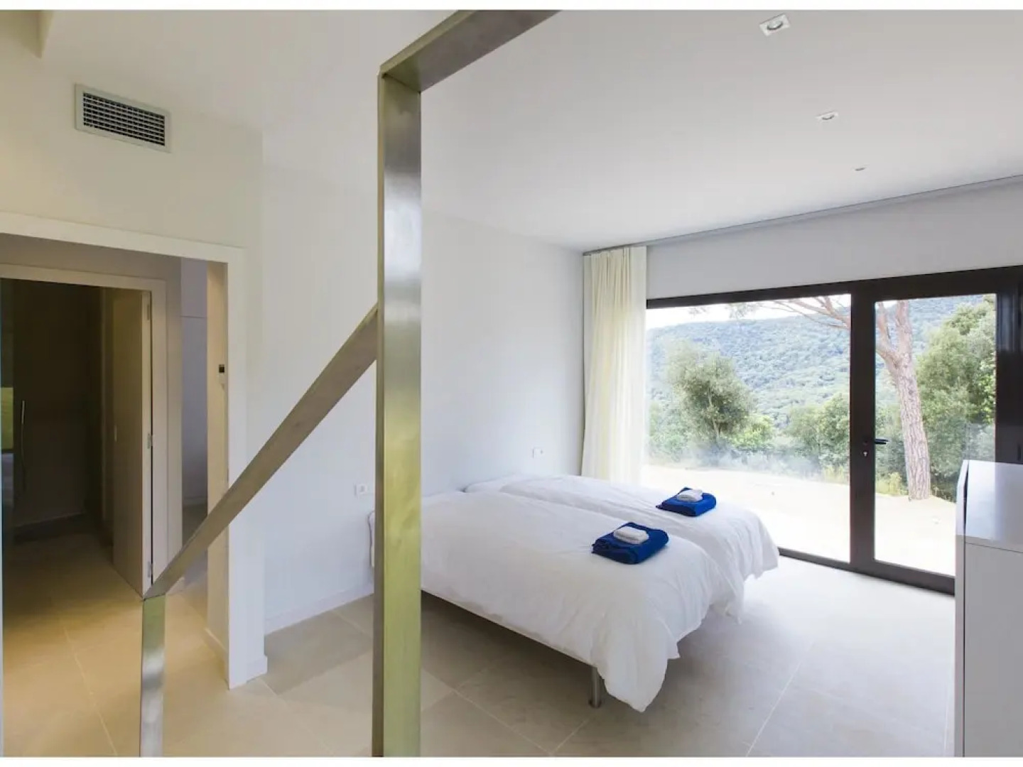 Modern Holiday Home in Sant Andreu de Llavaneres with Swimming Pool