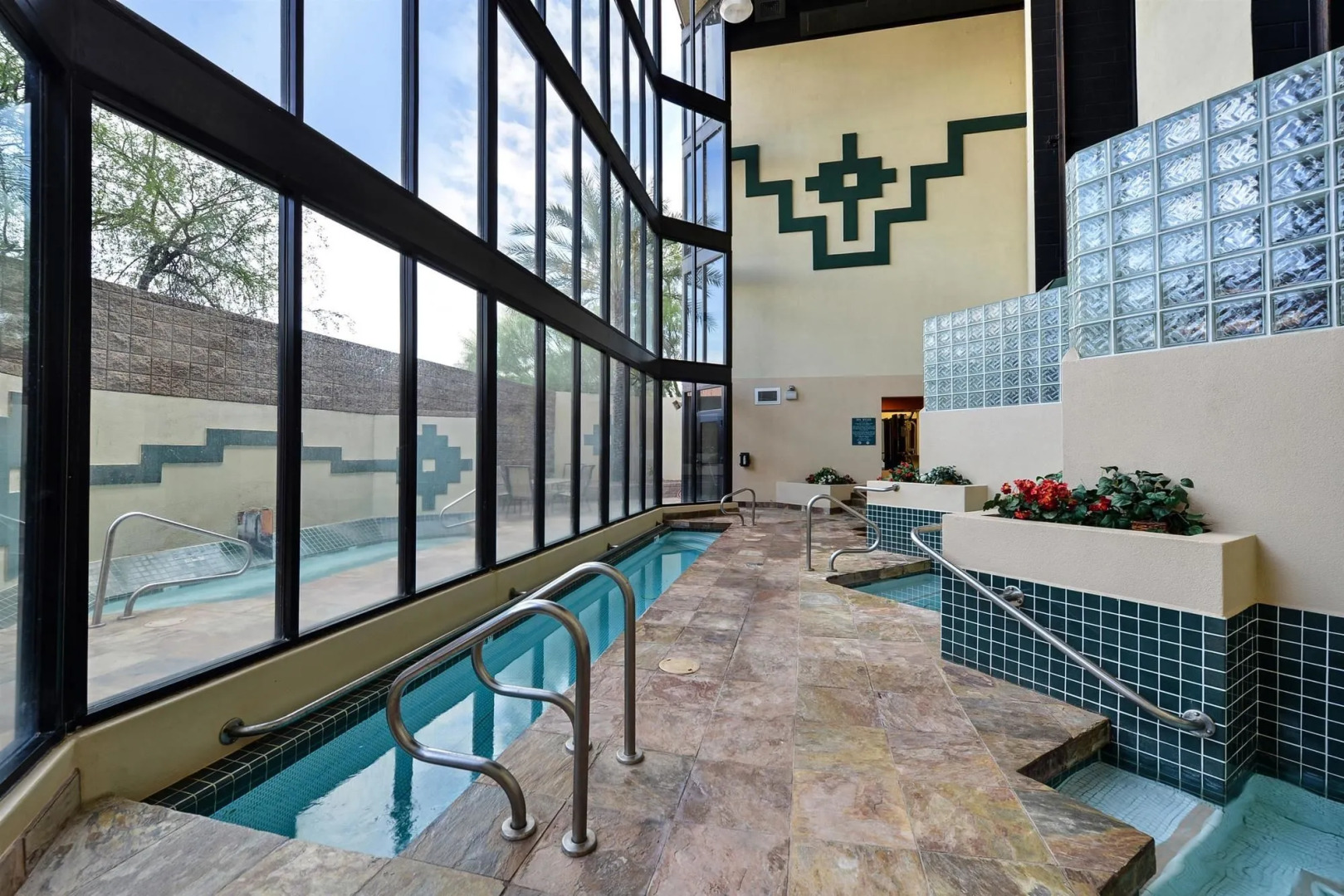 Holiday Inn Express & Suites Phoenix - Tempe by IHG