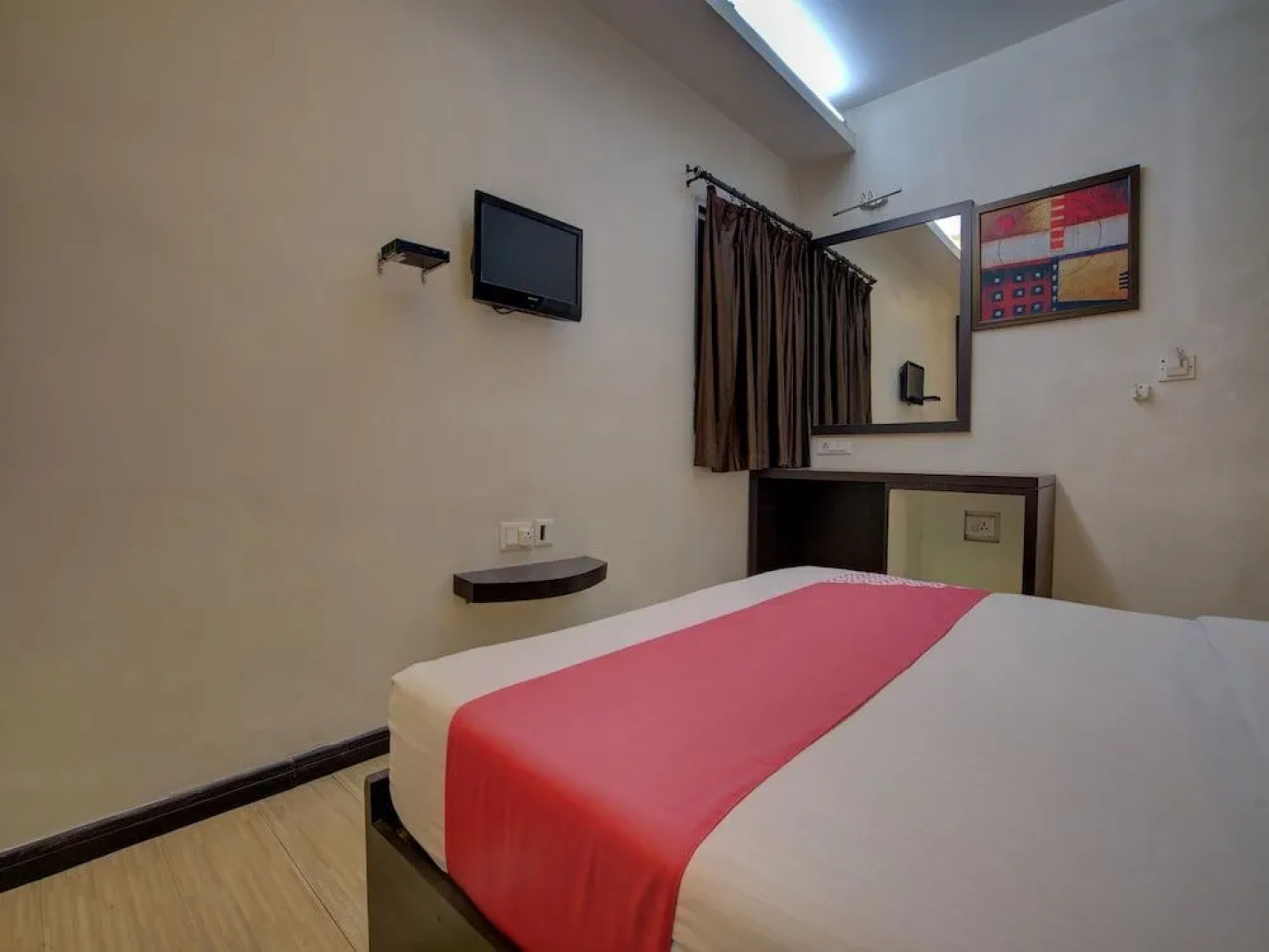 OYO 26196 Hotel Vip Regency