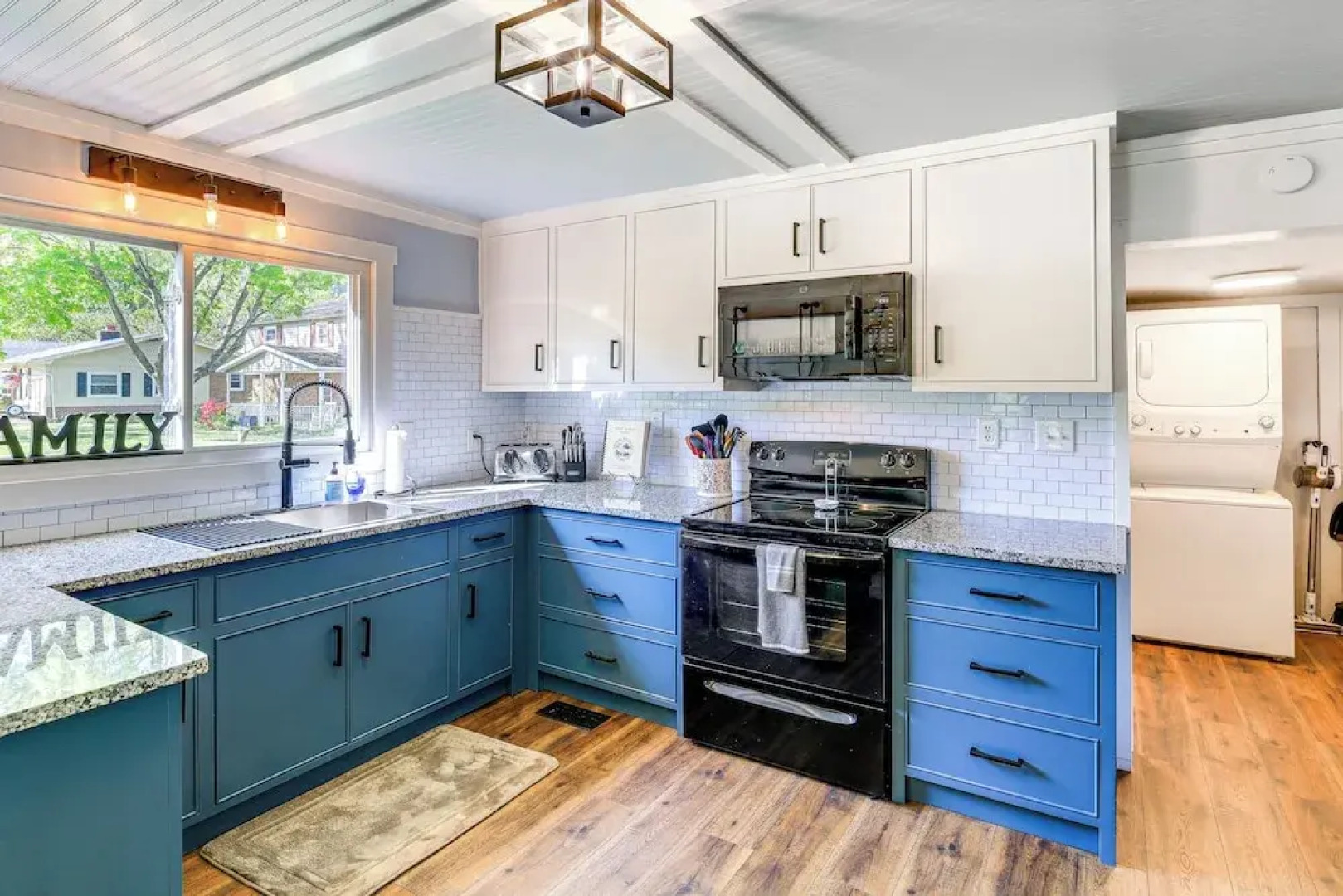 Walk to River & Trails: Cozy Damascus Cottage!