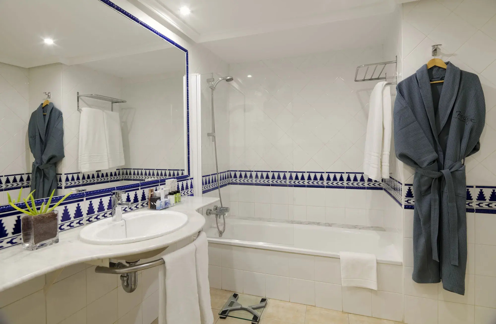 H10 Timanfaya Palace