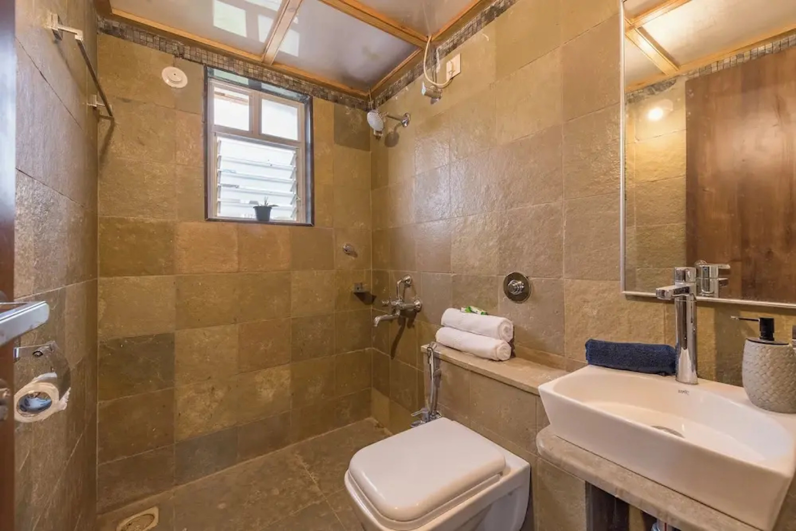 CosmicStays GreyStone Villa Mountain View & Dam