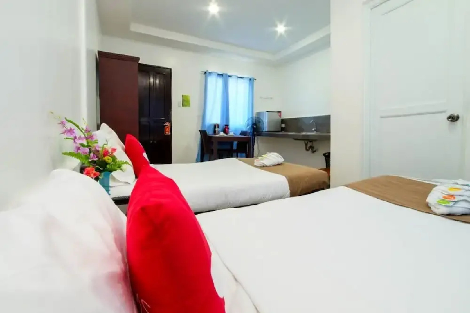 ZEN Rooms Pescadores Seaview Cebu