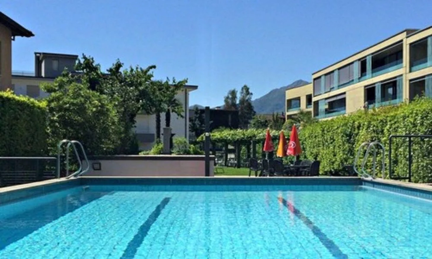 Ascona Lodge, Pool & Garden Retreat