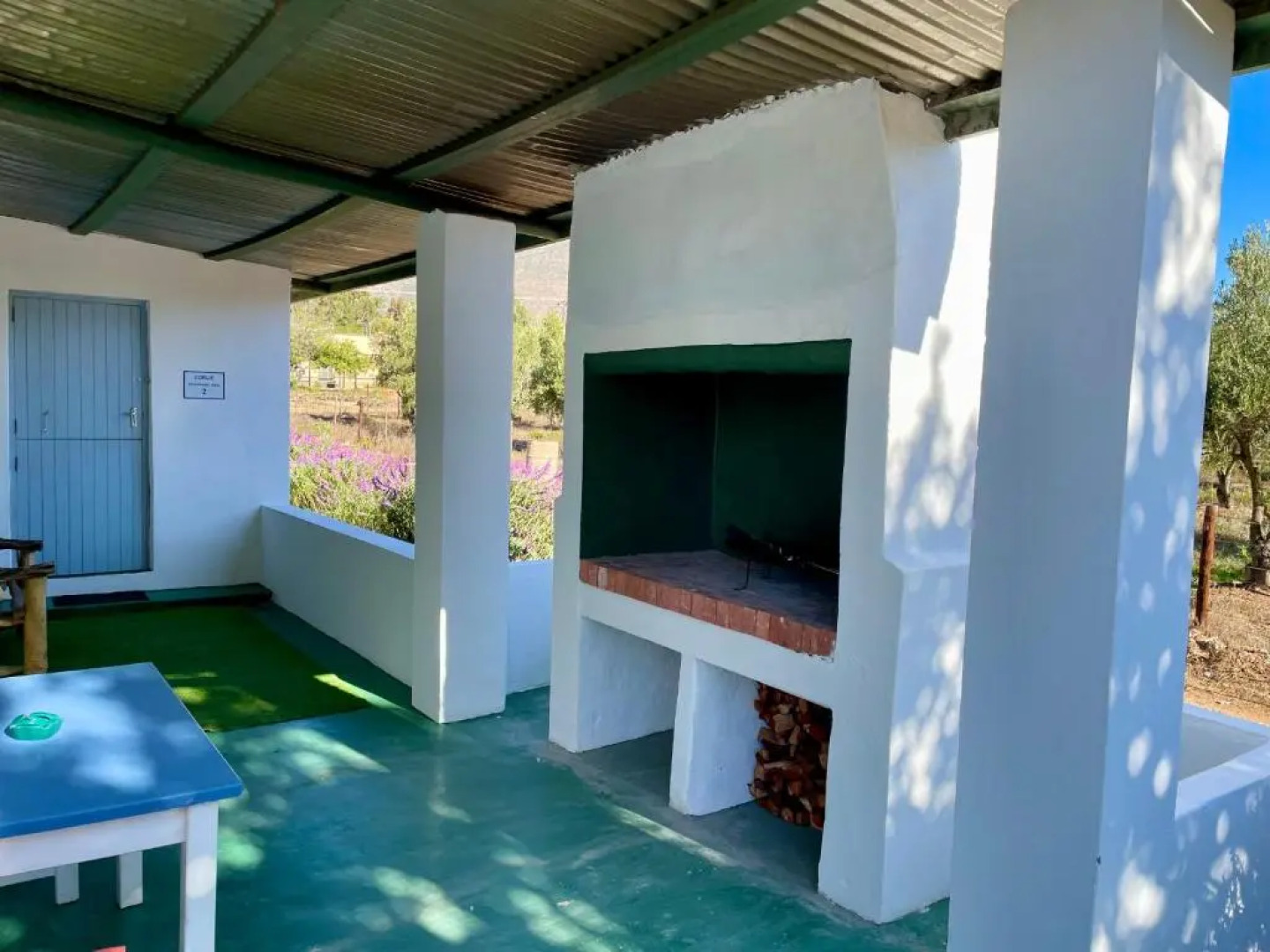 Blue Cow Barn - Boutique Farm