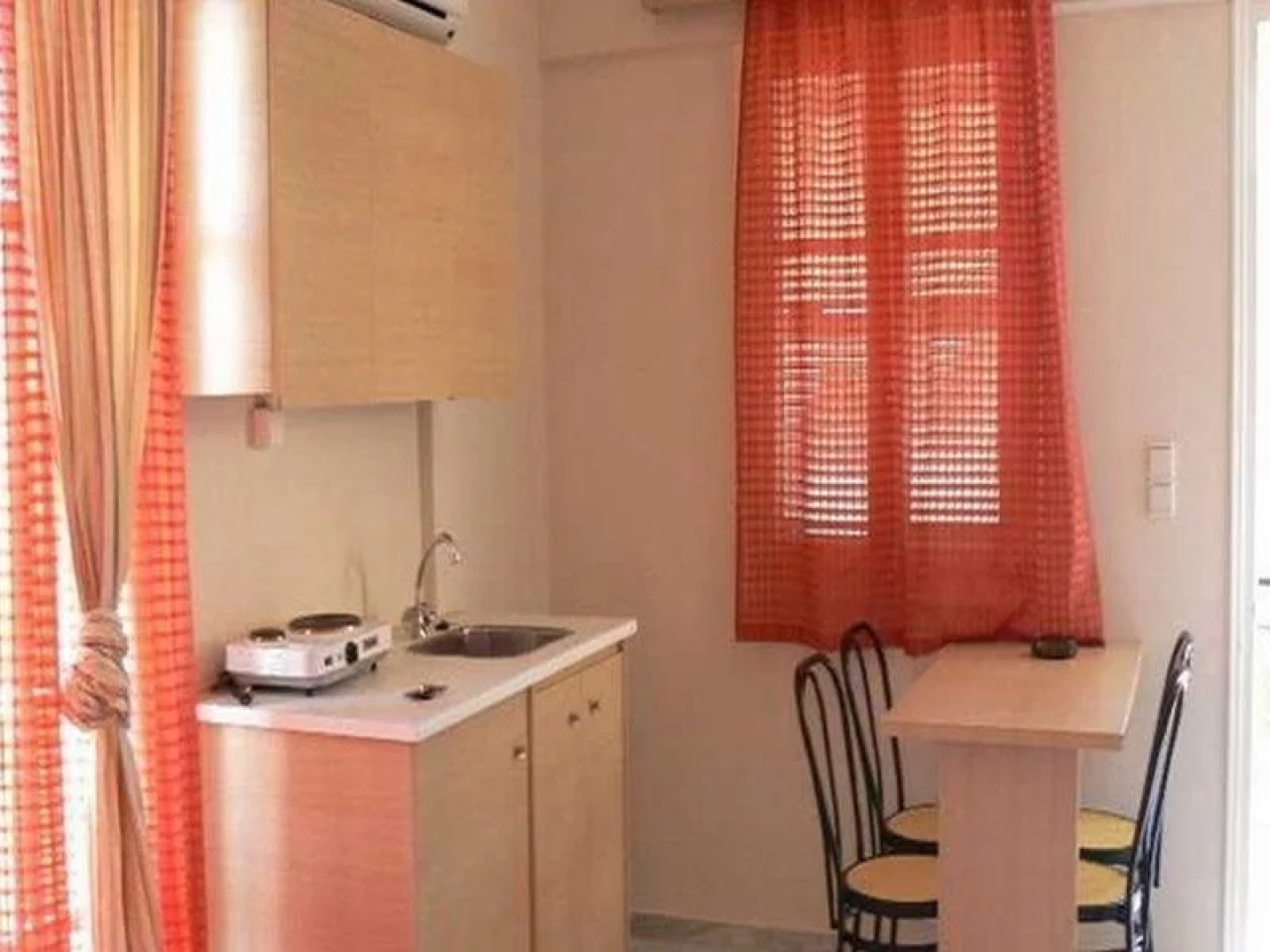 Happyland Hotel Apartments