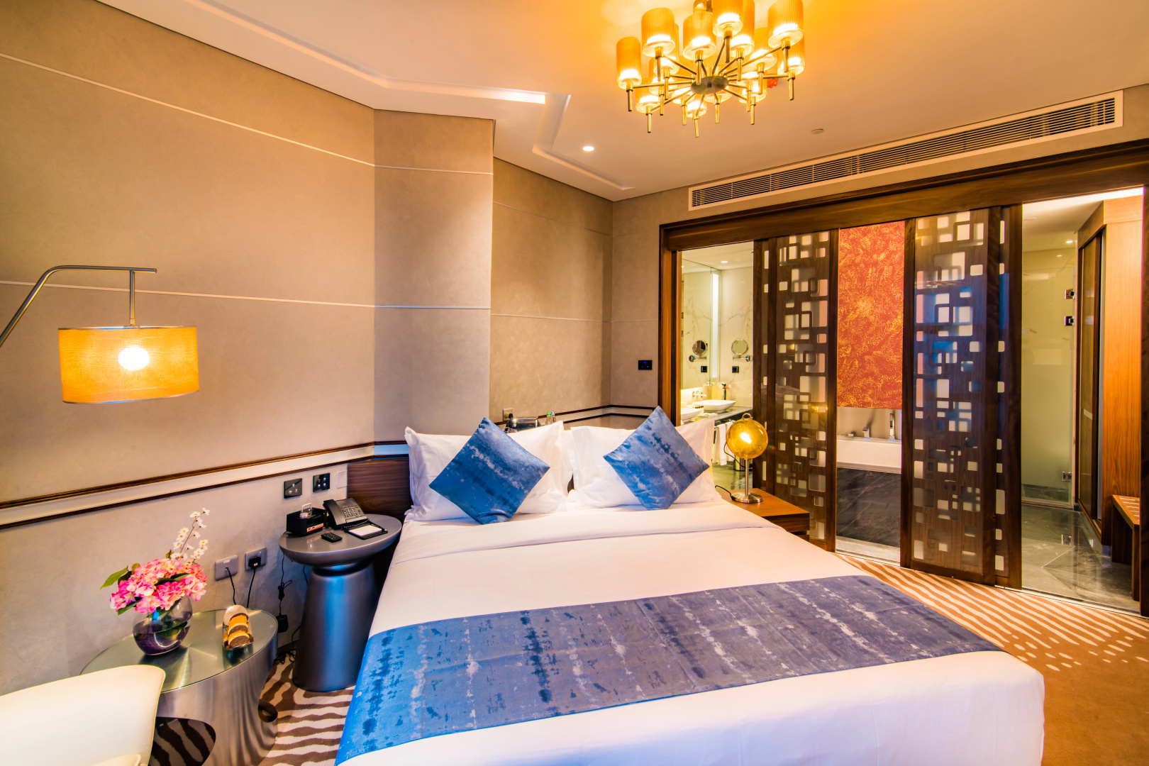 VIP Hotel