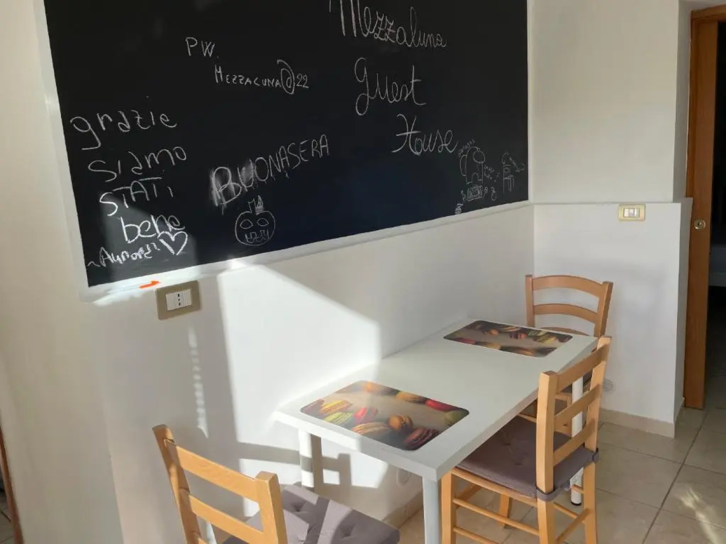 Mezzaluna Guest House