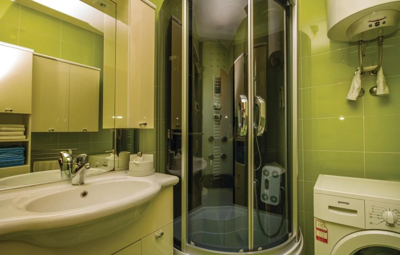 Stunning Home in Cavle With Wifi and 3 Bedrooms