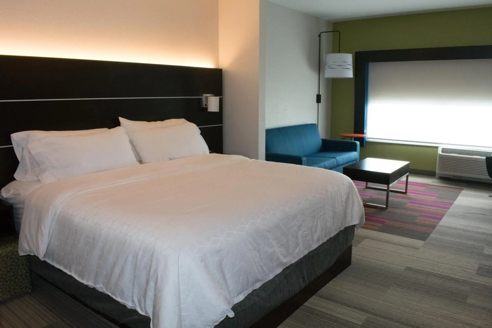 Holiday Inn Express and Suites West Memphis by IHG