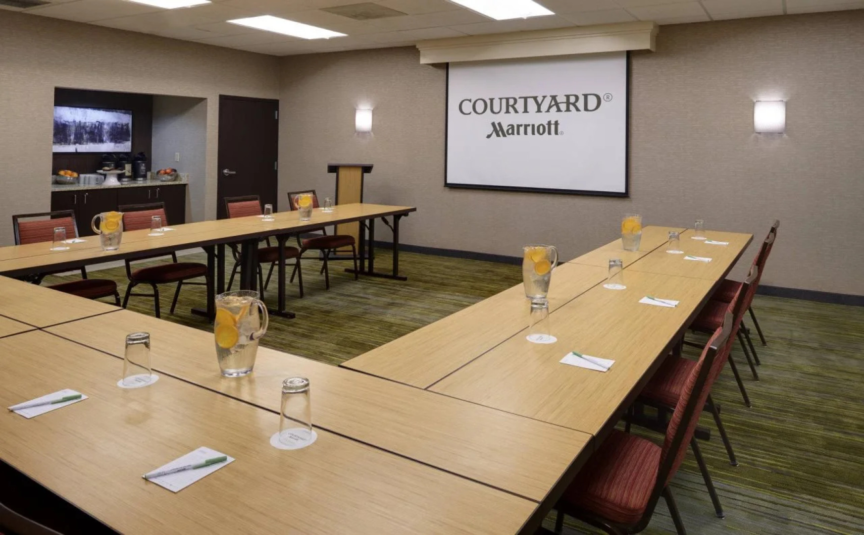 Courtyard by Marriott Indianapolis Airport