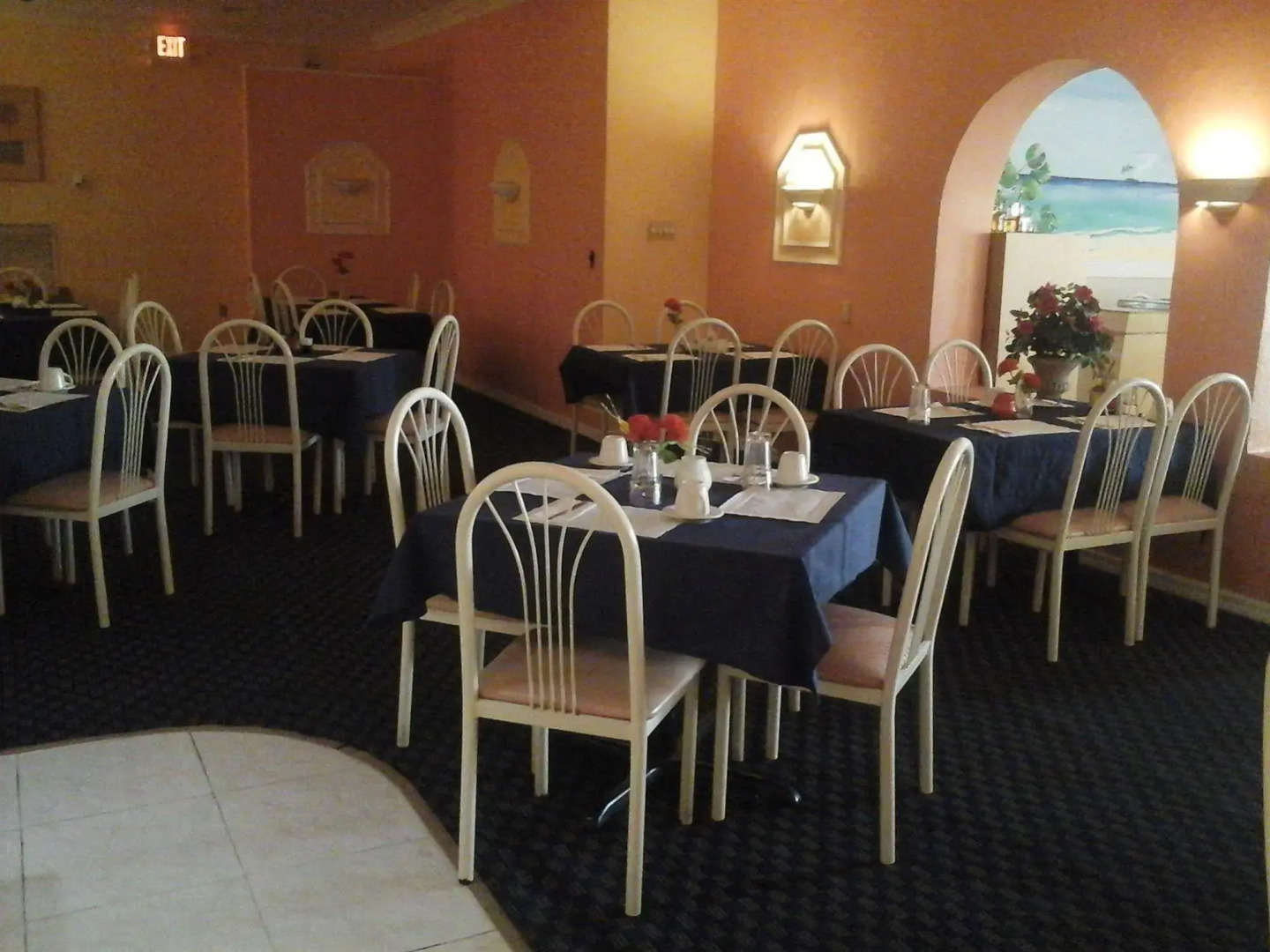 Royal Islander Hotel