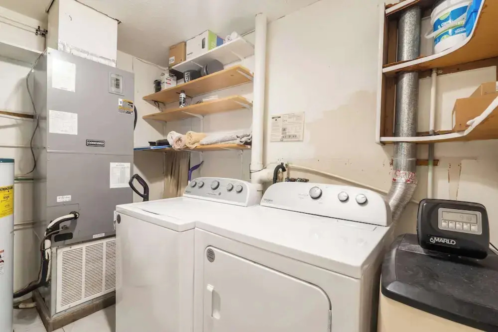 The Cozy Cottage Getaway - Private Pool & Hot Tub