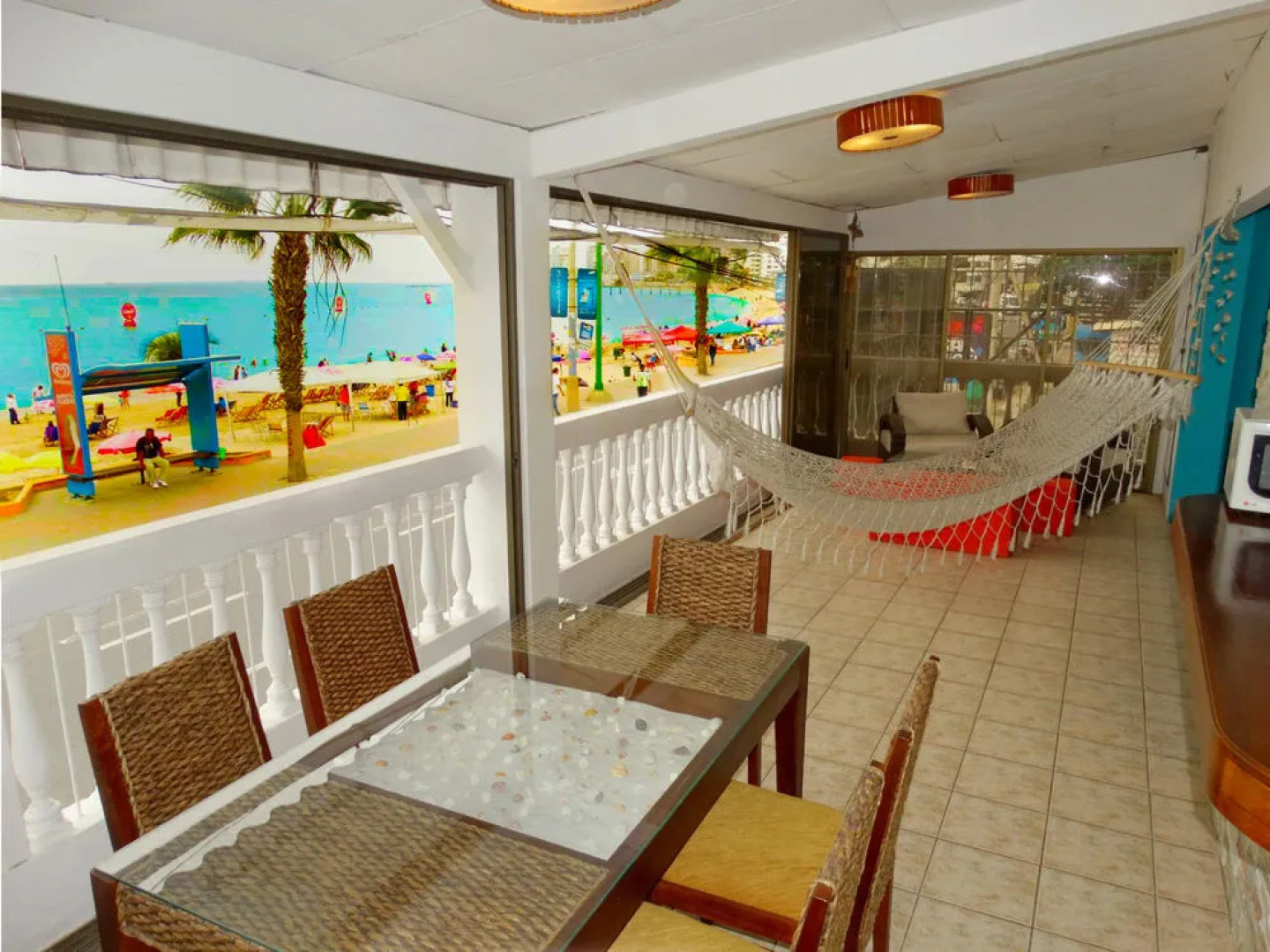 Chescos Hostel & Hotel